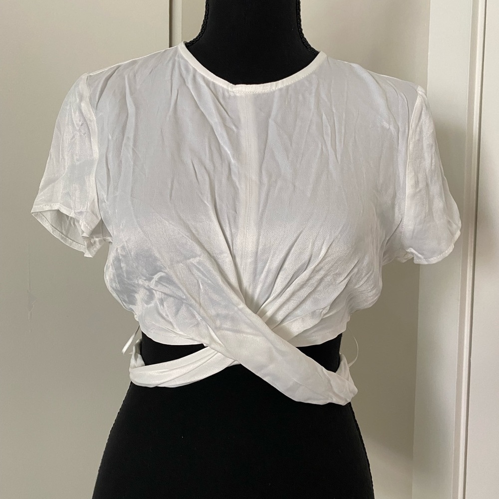 New with tags white Crop top. Bershka size M